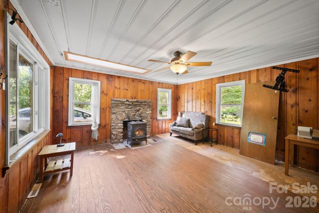 78 Green Oak Road, Asheville, NC 28804
