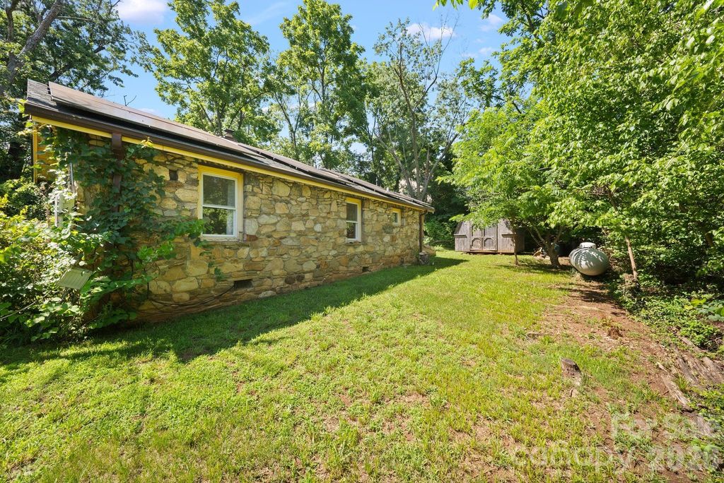 78 Green Oak Road, Asheville, NC 28804