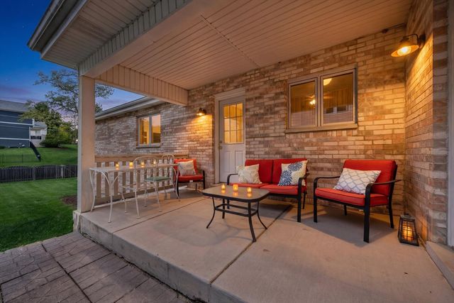 702 HICKORY Street, Lemont, IL 60439