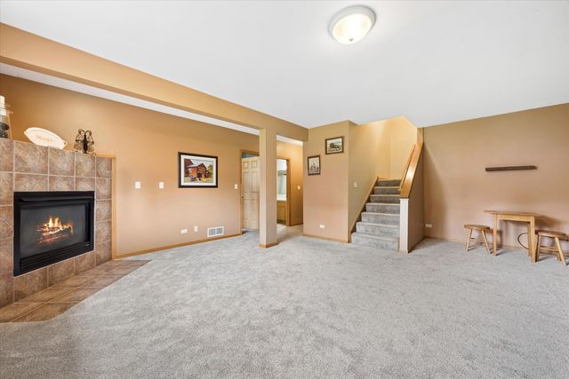 702 HICKORY Street, Lemont, IL 60439
