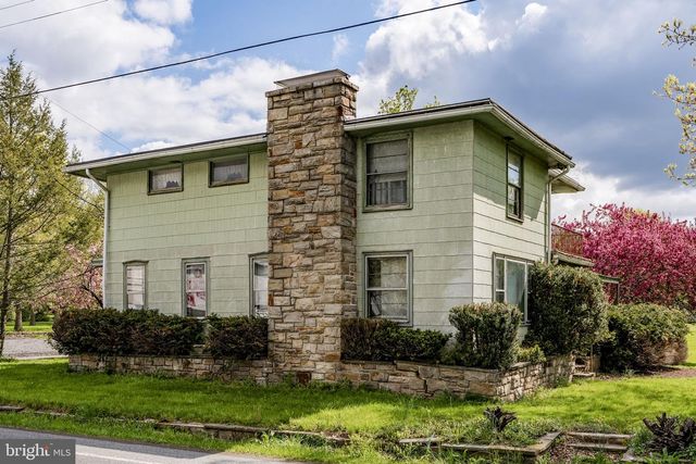 1290 READING RD, Mohnton, PA 19540