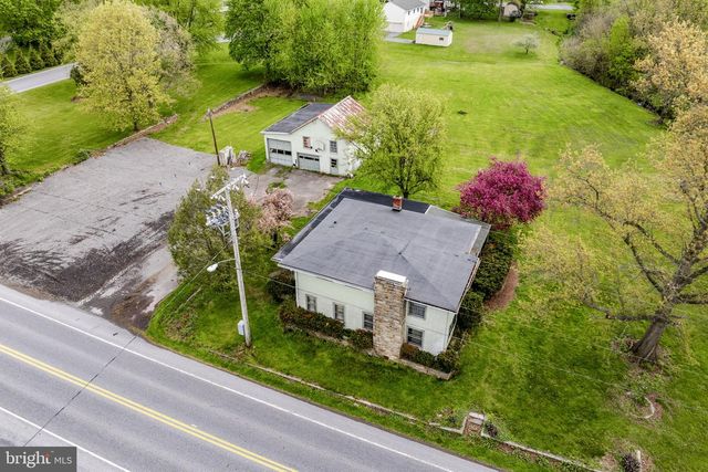 1290 READING RD, Mohnton, PA 19540