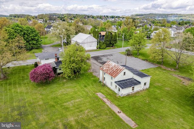1290 READING RD, Mohnton, PA 19540