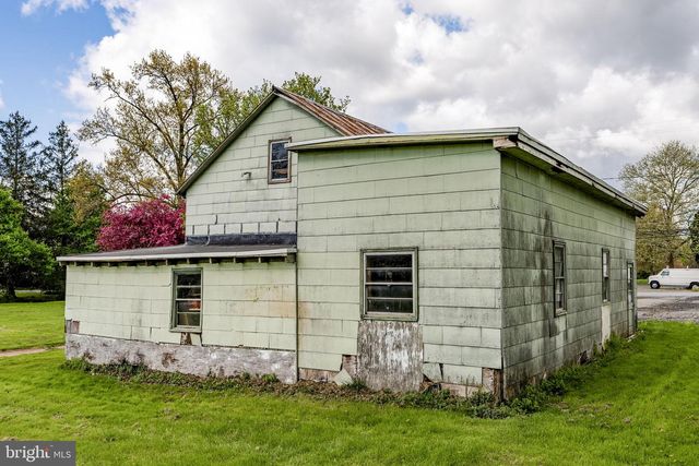 1290 READING RD, Mohnton, PA 19540