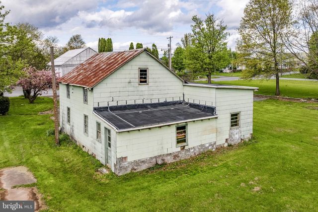 1290 READING RD, Mohnton, PA 19540