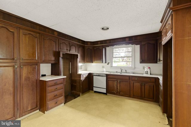 1290 READING RD, Mohnton, PA 19540