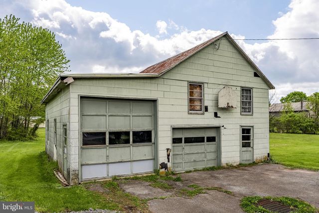 1290 READING RD, Mohnton, PA 19540