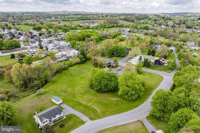 1290 READING RD, Mohnton, PA 19540