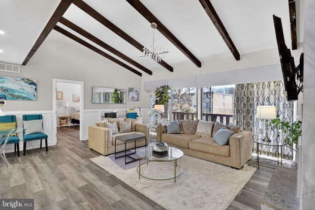 2303 RIDDLE AVE, Wilmington, DE 19806