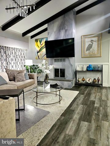 2303 RIDDLE AVE, Wilmington, DE 19806