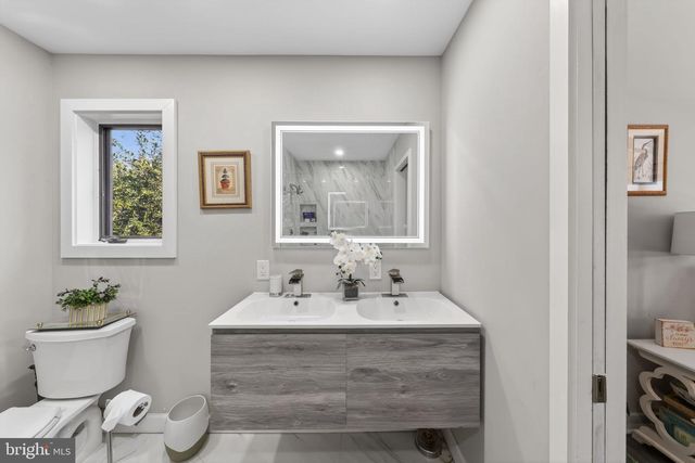 2303 RIDDLE AVE, Wilmington, DE 19806