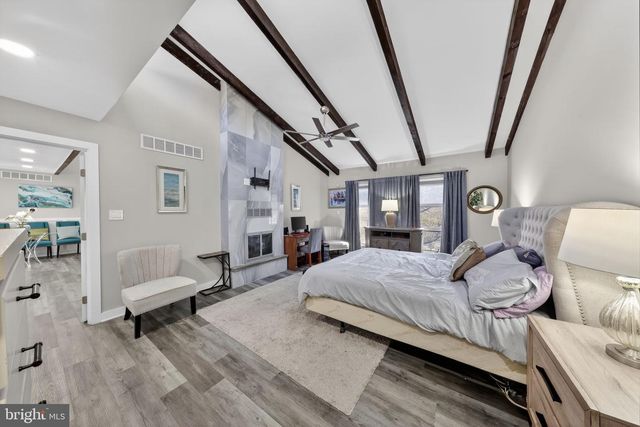 2303 RIDDLE AVE, Wilmington, DE 19806