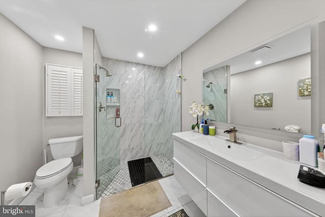 2303 RIDDLE AVE, Wilmington, DE 19806