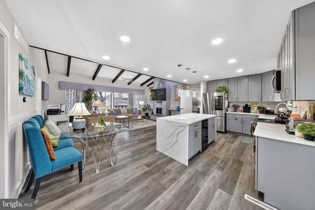 2303 RIDDLE AVE, Wilmington, DE 19806