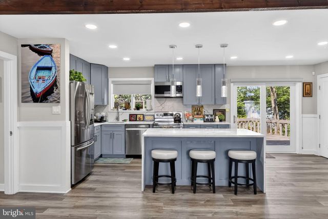 2303 RIDDLE AVE, Wilmington, DE 19806