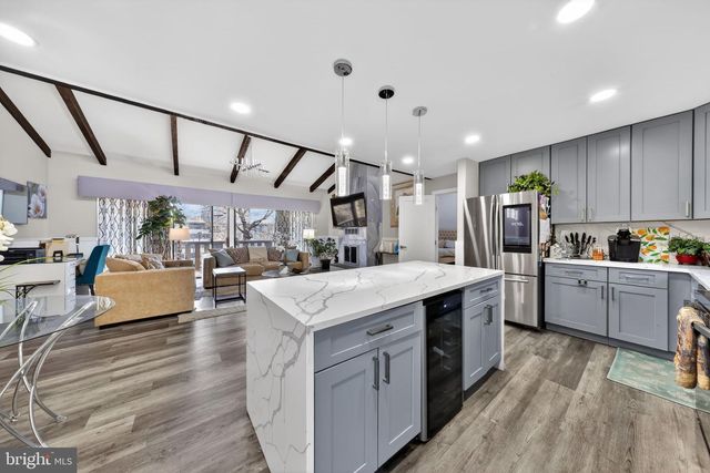 2303 RIDDLE AVE, Wilmington, DE 19806