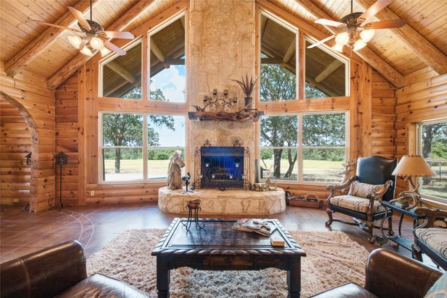 175 Private Road 3708, Paradise, TX 76073