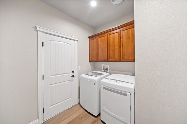 3375 Karuk Avenue, Redding, CA 96003