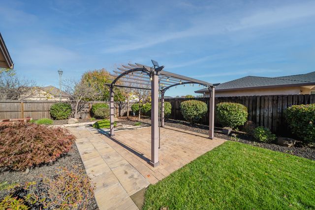 3375 Karuk Avenue, Redding, CA 96003