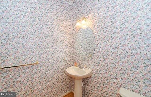 37 STUART DR, Norristown, PA 19401