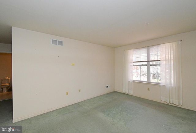 37 STUART DR, Norristown, PA 19401