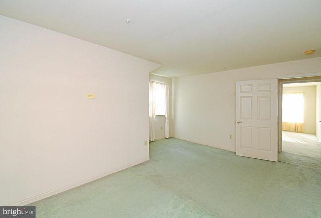 37 STUART DR, Norristown, PA 19401