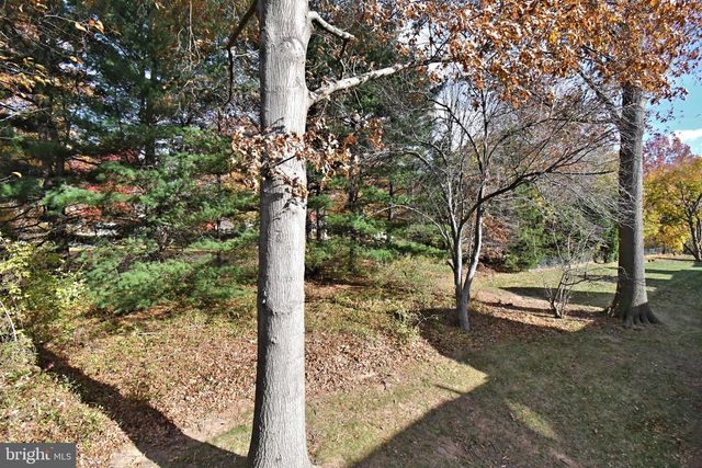 37 STUART DR, Norristown, PA 19401