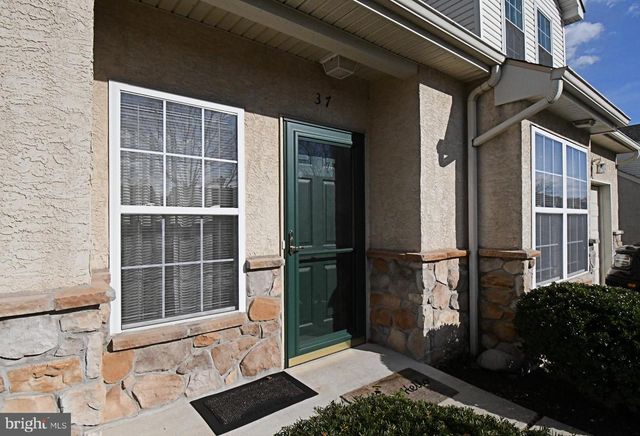 37 STUART DR, Norristown, PA 19401