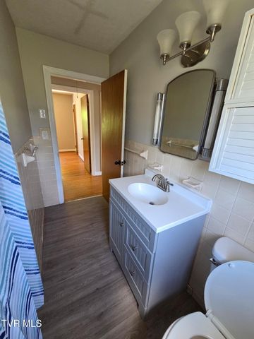 408 Circle Heights Drive, Greeneville, TN 37745