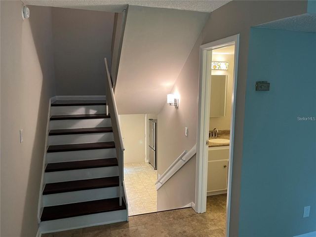 4319 LA RIVIERA COURT, Tampa, FL 33611