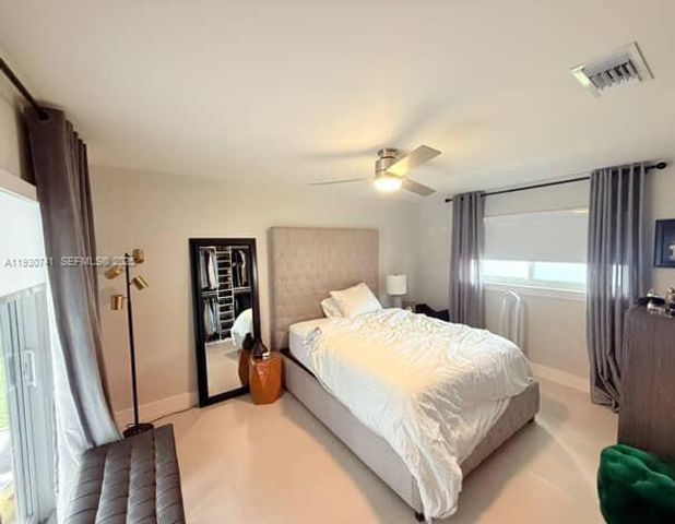 7180 SW 11th St, Pembroke Pines, FL 33023