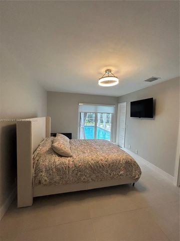 7180 SW 11th St, Pembroke Pines, FL 33023