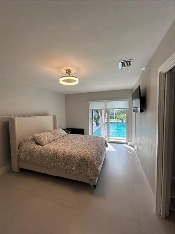 7180 SW 11th St, Pembroke Pines, FL 33023