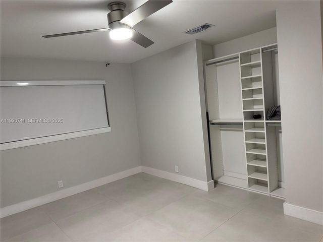 7180 SW 11th St, Pembroke Pines, FL 33023