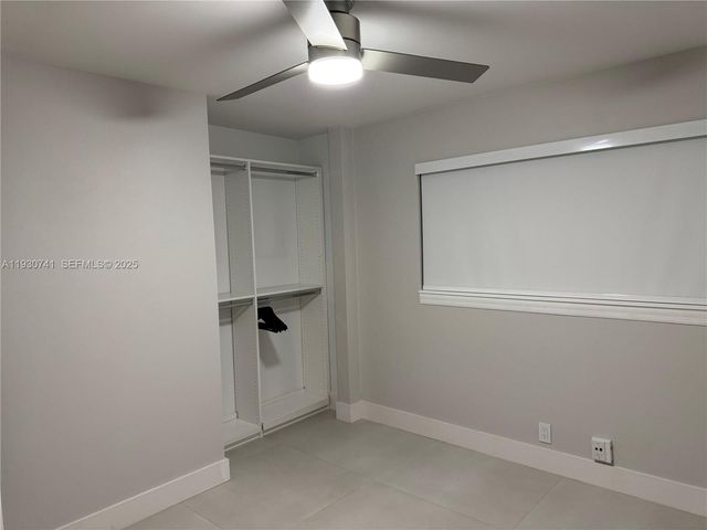 7180 SW 11th St, Pembroke Pines, FL 33023