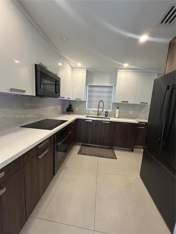 7180 SW 11th St, Pembroke Pines, FL 33023