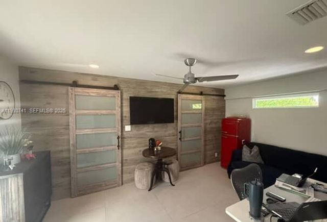 7180 SW 11th St, Pembroke Pines, FL 33023