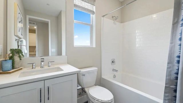 24320 Corte Cambur, Valencia, CA 91354