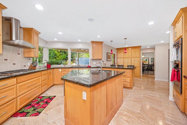 8307 Oak Knoll Dr, Granite Bay, CA 95746