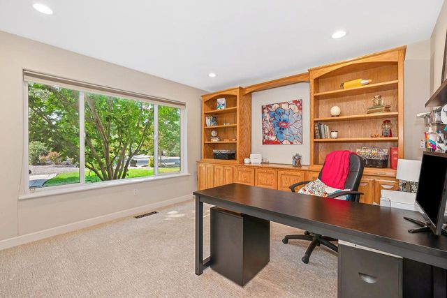 8307 Oak Knoll Dr, Granite Bay, CA 95746