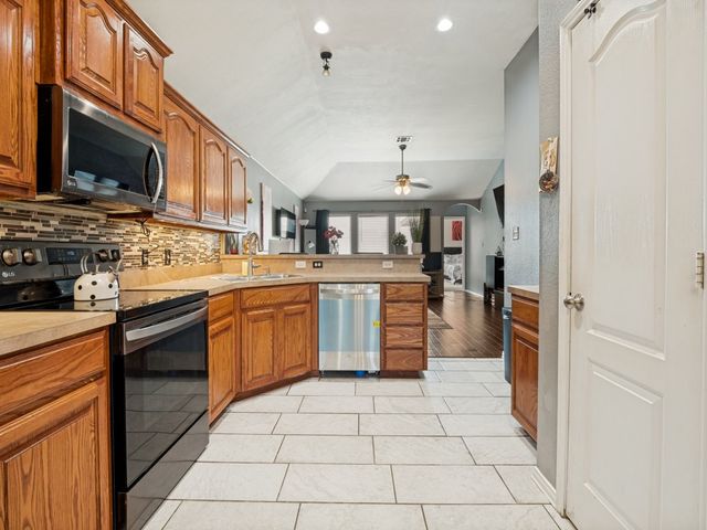 1655 Wildflower Drive, Waxahachie, TX 75165