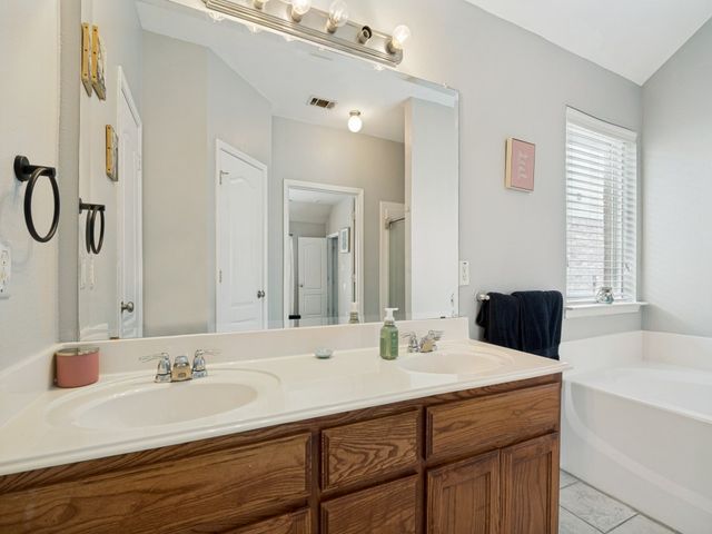 1655 Wildflower Drive, Waxahachie, TX 75165