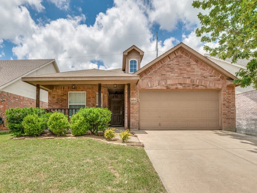 1655 Wildflower Drive, Waxahachie, TX 75165