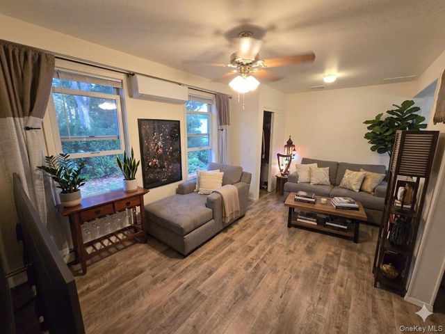 9 Dexter Street, Selden, NY 11784