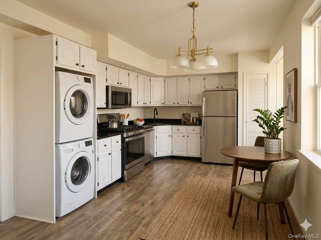 9 Dexter Street, Selden, NY 11784