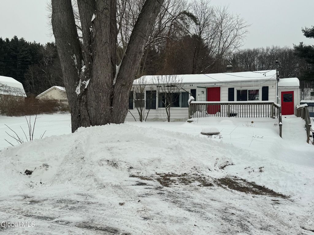 2438 Brookview Road, Schodack, NY 12033