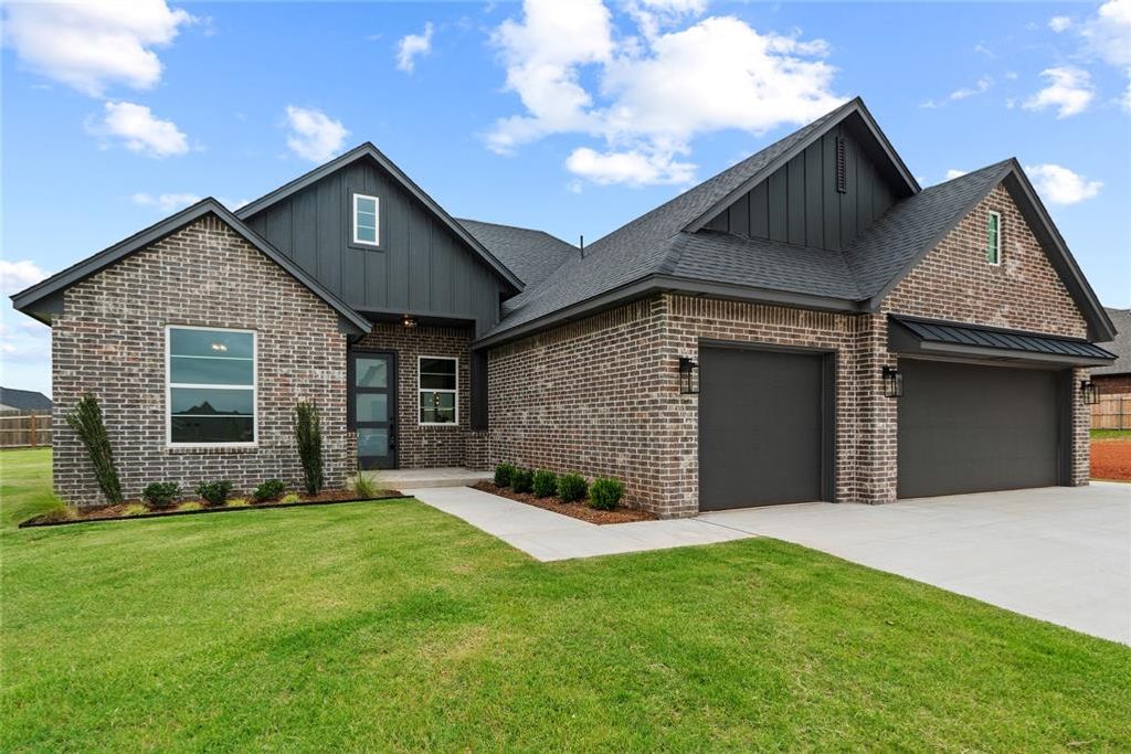 11721 NW 105th Street, Yukon, OK 73099
