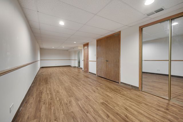 1525 Columbia Court, Elk Grove Village, IL 60007