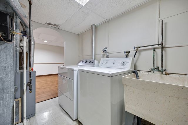 1525 Columbia Court, Elk Grove Village, IL 60007