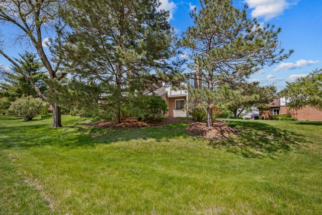 1525 Columbia Court, Elk Grove Village, IL 60007